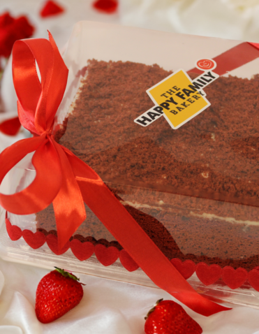 The best gift for Valentine's Day is a handmade cake. Created by professional confectioners to give a wonderful impression of the gift and the unsurpassed taste of the traditional red velvet cake.